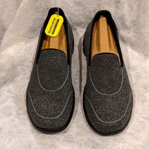 NEW Skechers loafers size 11